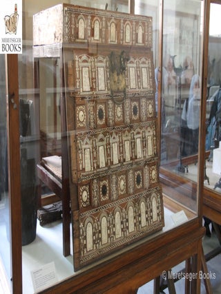 Qustul-Decorated chest-002