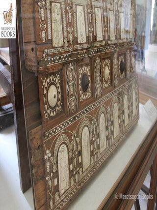 Qustul-Decorated chest-005