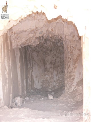 DelB-Tomb with erotic graffiti-004