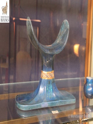 Tutankhamen-Beds and headrests-004