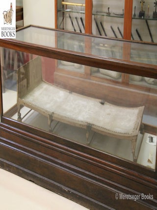 Tutankhamen-Beds and headrests-006