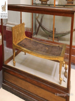 Tutankhamen-Beds and headrests-011