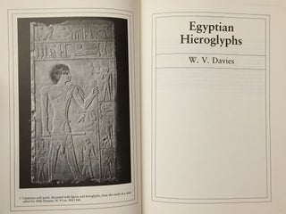 Reading the past. Ancient writing from cuneiform to the alphabet. Compilation of 6 books: 1) Cuneiform 2) Egyptian Hieroglyphs 3) Linear B 4) The Early Alphabet 5) Greek Inscriptions 6) Etruscan[newline]M0008-08.jpg