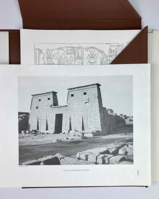 Temple of Khonsu. Vol. I: Scenes of King Herihor in the court. Vol. II: Scenes and inscriptions in the court and the first hypostyle hall (complete set)[newline]M0018b-02.jpeg