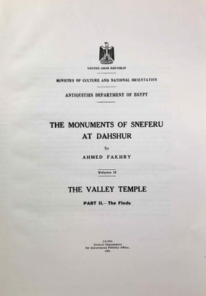 The monuments of Sneferu at Dahshur. Vol. I: The bent pyramid. Vol. II: The valley temple. Part I: The temple reliefs. Part II: The finds (complete set of 3 volumes)[newline]M0558j-28.jpeg