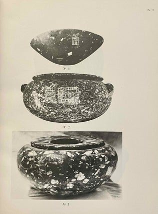 La pyramide à degrés. Tome IV: Inscriptions gravées sur les vases. Fasc. 1: Planches. Fasc. 2: Texte. Tome V: Inscriptions à l'encre sur les vases. 2 volumes.