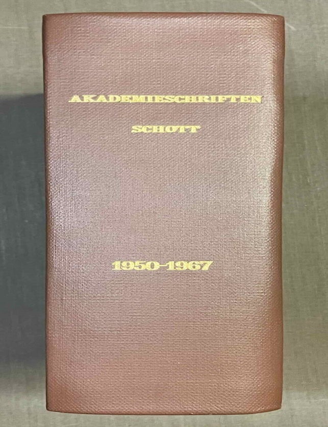 Item #M11917 Akademieschriften, 1950-1967. 1) Eine &auml;gyptische Schreibpalette als Rechenbrett. 2) Alt&auml;gyptische Festdaten. 3) Der Denkstein Sethos' I. f&uuml;r die Kapelle Ramses' I. in Abydos. 4) Die Deutung der Geheimnisse des Rituals f&uuml;r die Abwehr des B&ouml;sen. 5) Hieroglyphen - Untersuchungen zum Ursprung der Schrift. 6) Kanais. Der Tempel Sethos I. im Wadi Mia. 7) Die Reinigung Pharaohs in einem memphitischen Tempel (Berlin P 13242). 8) Das sch&ouml;ne Fest vom W&uuml;stentale. Festbr&auml;uche einer Totenstadt. 9) Die Schrift der verborgenen Kammer in K&ouml;nigsgr&auml;bern der 18. Dynastie. (Gliederung, Titel und Vermerke). 10) Zum Kr&ouml;nungstag der K&ouml;nigin Hatscheps&ucirc;t. 11) Zur Kr&ouml;nungstitulatur der Pyramidenzeit. 12) Zum Weltbild der Jenseitsf&uuml;hrer des neuen Reiches. SCHOTT Siegfried.[newline]M11917-00.jpeg
