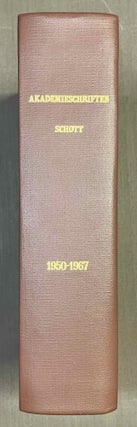 Item #M11917 Akademieschriften, 1950-1967. 1) Eine ägyptische Schreibpalette als Rechenbrett. 2)...