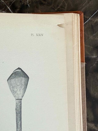 Fouilles de la Vallée des Rois (Catalogue Général du Musée du Caire, Nos 24001-24990). 2 volumes (complete set)