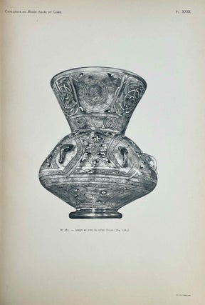 Catalogue général du Musée arabe du Caire. Lampes et bouteilles en verre émaillé.