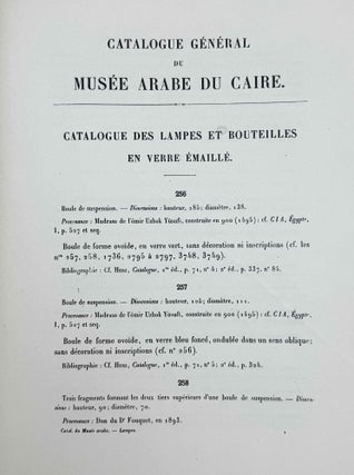 Catalogue général du Musée arabe du Caire. Lampes et bouteilles en verre émaillé.
