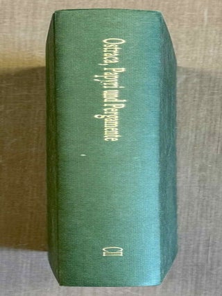 Item #M14639 Ostraca, Papyri und Pergamente. Textband. WEBER Dieter[newline]M14639-00.jpeg