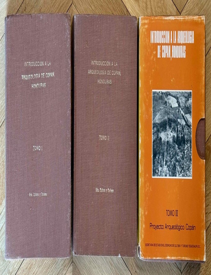 Item #M14754 Introducci&oacute;n a la arqueolog&iacute;a de Cop&aacute;n, Honduras. Proyecto Arqueol&oacute;gico Cop&aacute;n. Vol. 1, 2 and 3 (complete set). [newline]M14754-00.jpeg