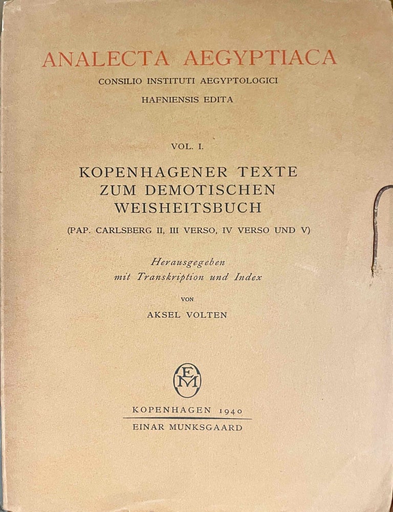 Item #M2366c Kopenhagener Texte zum Demotischen Weisheitsbuch (Pap. Carlsberg II, III verso, IV verso und V). Herausgegeben mit Transkription und Index. VOLTEN Aksel.[newline]M2366c-00.jpeg