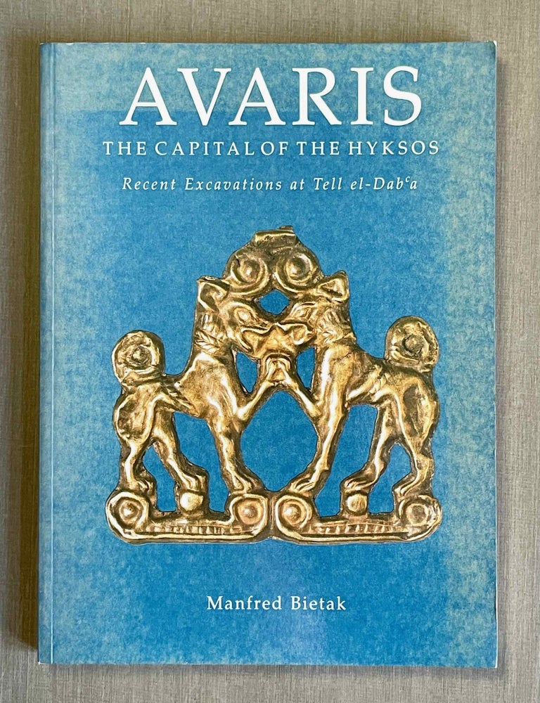 Item #M2858a Avaris, the capital of the Hyksos, recent excavations at Tell el-Daba. BIETAK Manfred.[newline]M2858a-00.jpeg