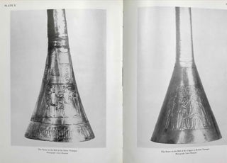 Tutankhamen's tomb series, 9 volumes (complete set) + 2 additional volumes, as follows: 1-A handlist to Howard Carter's catalogue of objects in Tutankhamun's tomb.