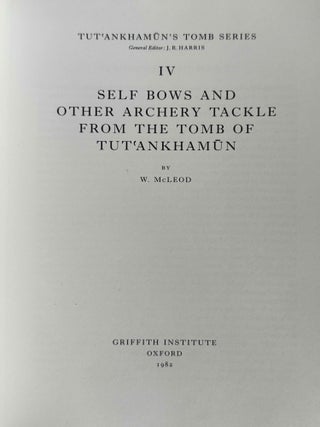 Self bows and other archery tackle from the tomb of Tutankhamun[newline]M3950c-01.jpeg