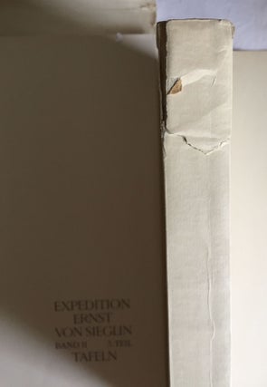 Expedition Ernst von Sieglin. Ausgrabungen in Alexandria. Die griechisch-ägyptische Sammlung Ernst von Sieglin. Band II. Dritter Teil: Die Gefässe in Stein und Ton. Knochenschnitzereien.