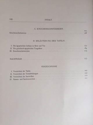 Expedition Ernst von Sieglin. Ausgrabungen in Alexandria. Die griechisch-ägyptische Sammlung Ernst von Sieglin. Band II. Dritter Teil: Die Gefässe in Stein und Ton. Knochenschnitzereien.