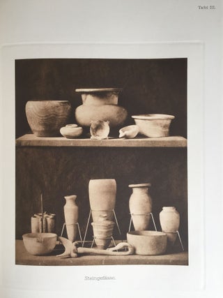 Expedition Ernst von Sieglin. Ausgrabungen in Alexandria. Die griechisch-ägyptische Sammlung Ernst von Sieglin. Band II. Dritter Teil: Die Gefässe in Stein und Ton. Knochenschnitzereien.