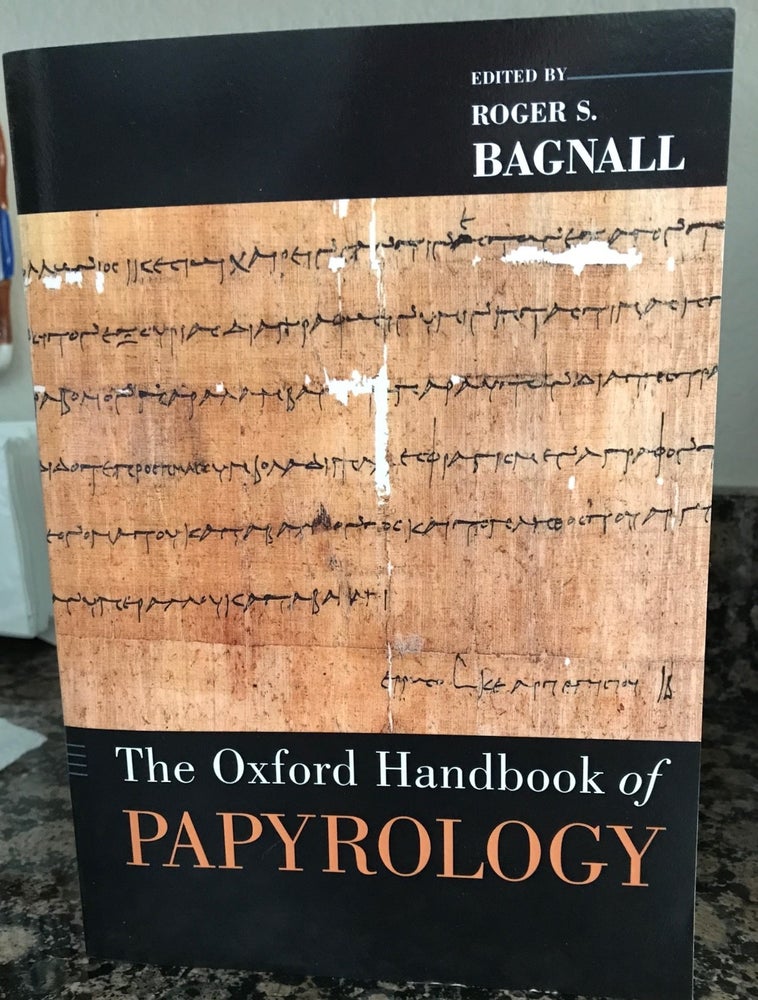 Item #M4492 The Oxford Handbook of Papyrology. BAGNALL Roger S.[newline]M4492.jpg