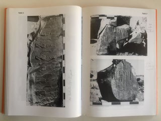 Die Ortsnamenlisten im nördlichen Säulenhof des Totentempels Amenophis' III[newline]M4874-05.jpg