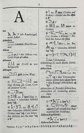 Die Sprache der Pharaonen. Grosses Handwörterbuch Deutsch-Ägyptisch & Ägyptisch-Deutsch. 2 volumes (complete set)