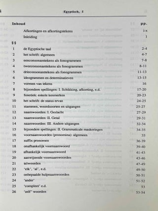 Egyptisch. Een inleiding in taal en schrift van het Middenrijk. I. Grammatica en syntaxis; II. Tekenlijsten, Oefeningen, Bloemlezing. 2 volumes (complete set)[newline]M7631a-03.jpeg