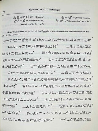 Egyptisch. Een inleiding in taal en schrift van het Middenrijk. I. Grammatica en syntaxis; II. Tekenlijsten, Oefeningen, Bloemlezing. 2 volumes (complete set)[newline]M7631a-10.jpeg