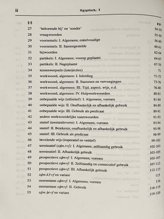 Egyptisch. Een inleiding in taal en schrift van het Middenrijk. I. Grammatica en syntaxis; II. Tekenlijsten, Oefeningen, Bloemlezing. 2 volumes (complete set)[newline]M7631b-03.jpeg