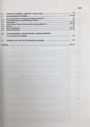 Die Anfänge der ägyptischen Stempelsiegel-Amulette. Eine typologische und religionsgeschichttliche Untersuchung zu den "Knopfsiegeln" und verwandten Objekten der 6. bis frühen 12. Dynastie.