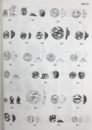 Die Anfänge der ägyptischen Stempelsiegel-Amulette. Eine typologische und religionsgeschichttliche Untersuchung zu den "Knopfsiegeln" und verwandten Objekten der 6. bis frühen 12. Dynastie.