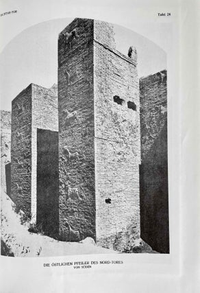Das Ischtar-Tor in Babylon. Nach den Ausgrabungen durch die Deutsche Orient-Gesellschaft.[newline]M8240-20.jpeg