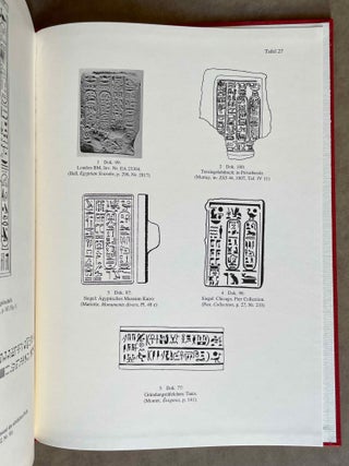 Die hieroglyphischen Ahnenreihen der ptolemäischen Könige. Ein Vergleich mit den Titeln der eponymen Priester in den demotischen und griechischen Papyri.[newline]M8460-11.jpeg