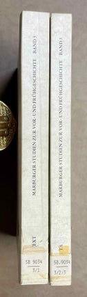 Zur eisenzeitlichen Bewaffnung und Kampfesweise in Mittelitalien (circa 9. bis 6. Jahrhundert v. Chr.). 3 volumes in two (complete set)[newline]M8760-01.jpeg