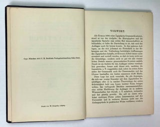 Ägyptisch. Praktische Einführung in die Hieroglyphen und die ägyptische Sprache mit Lesestücken und Wörterbuch.