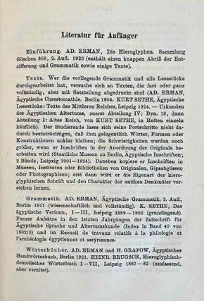 Ägyptisch. Praktische Einführung in die Hieroglyphen und die ägyptische Sprache mit Lesestücken und Wörterbuch.