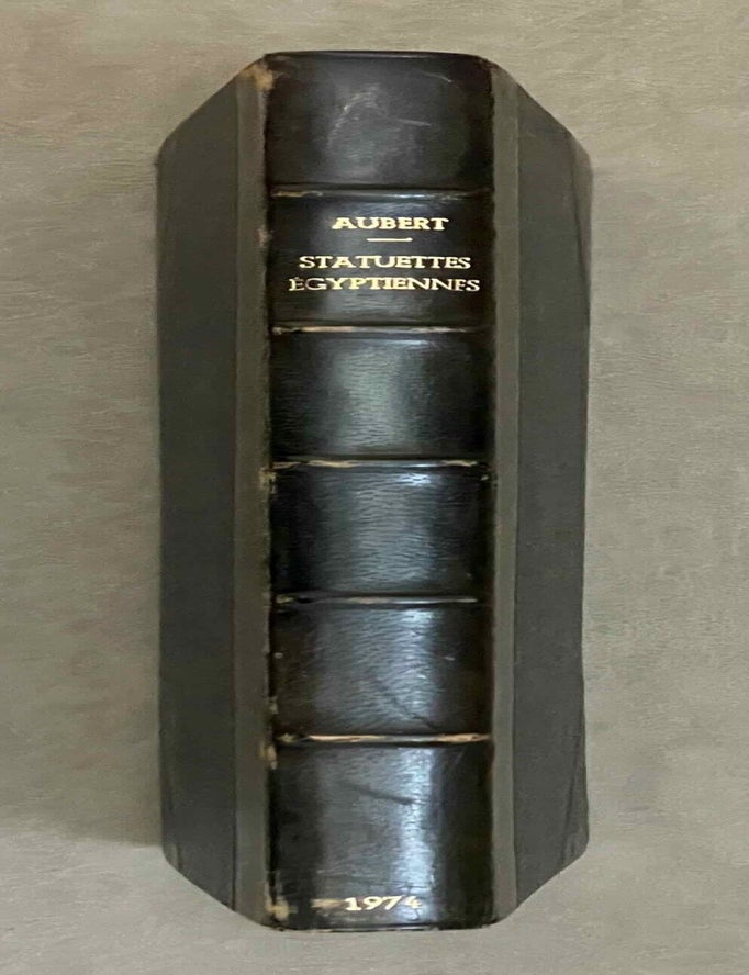 Item #M9610 Statuettes &eacute;gyptiennes. Chaouabtis, ouchebtis. AUBERT Jacques-Fran&ccedil;ois, Liliane.[newline]M9610-00.jpeg