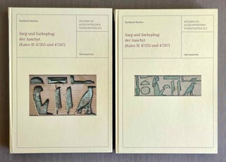 Item #M9782a Sarg und Sarkophag der Aaschyt (Kairo JE 47355 und 47267). 2 volumes (complete set)....[newline]M9782a-00.jpeg